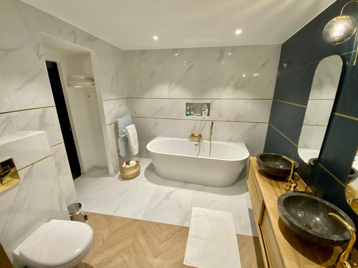 Superbe Appartement Terrasse Et Parking Gratuit Auxerre Exterior photo