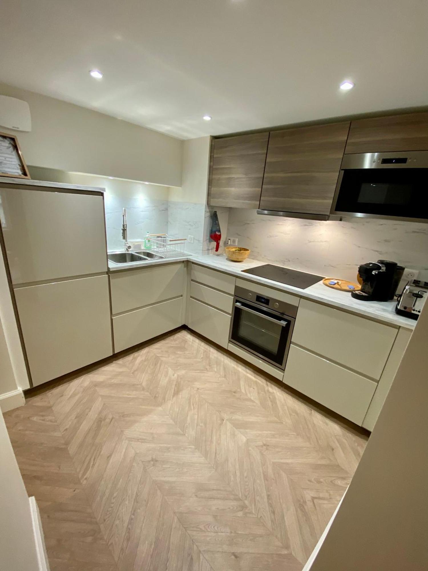 Superbe Appartement Terrasse Et Parking Gratuit Auxerre Exterior photo